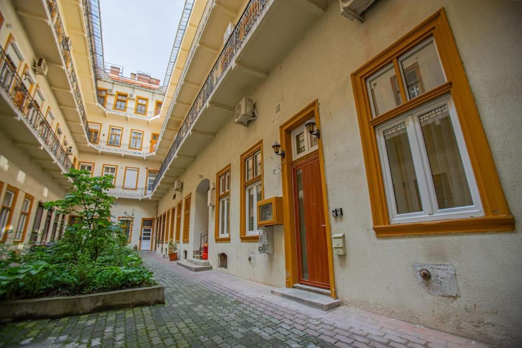 Cute Gallery Flat In Dob Str, Mars บูดาเปสต์ ภายนอก รูปภาพ
