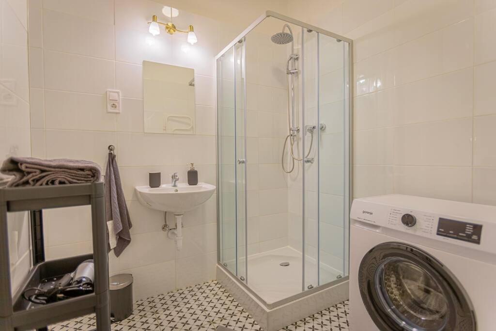 Cute Gallery Flat In Dob Str, Mars บูดาเปสต์ ภายนอก รูปภาพ